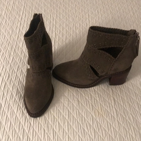 New Sbicca Vintage Collection Olive Forest Green Suede Bootie Ankle Boot Cut … - Picture 2 of 14